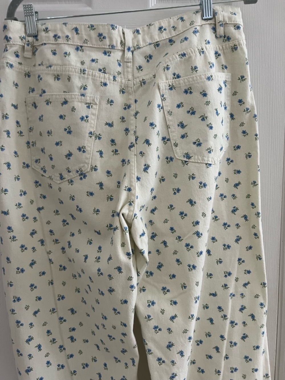 SHEIN Cream Straight Leg Jeans with Blue Floral Print - Picture 6 of 6